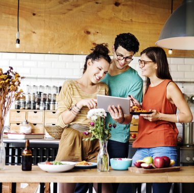 Mutfakta güzel arkadaşlar