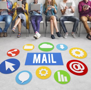 İnsanlar dijital araçları tarama 