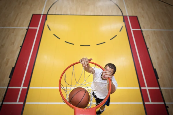 Sportovec, hraje basketbal — Stock fotografie
