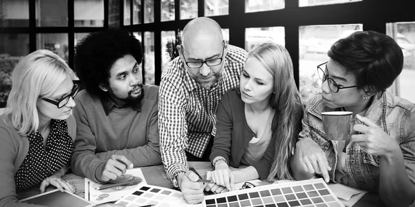 Grupo de personas Trabajando juntos — Foto de Stock