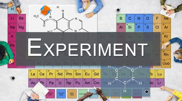 Personas multiétnicas señalando el concepto de experimento —  Fotos de Stock