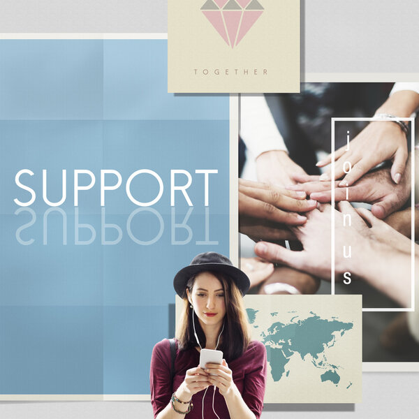 стильная девушка с мобильным
