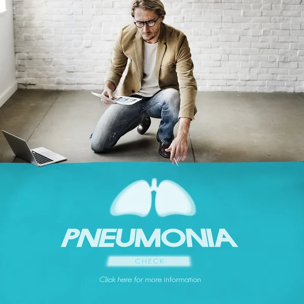 Homme d'affaires travaillant avec la pneumonie — Photo