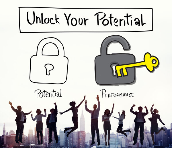 скачущие офисные работники
