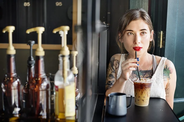 Woman Drinking beverage — Stock Photo, Image