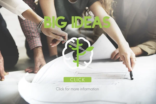 Designer che lavorano con poster e Big Ideas — Foto Stock