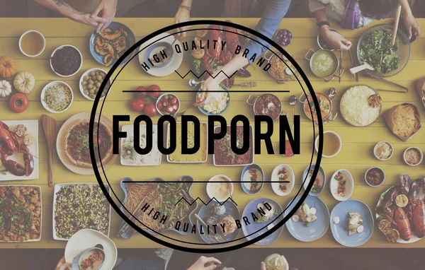 Mensen en eten met Food Porn — Stockfoto