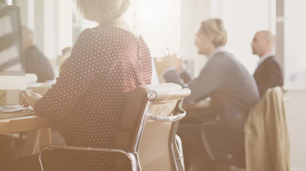 Gente de negocios en la oficina — Foto de Stock