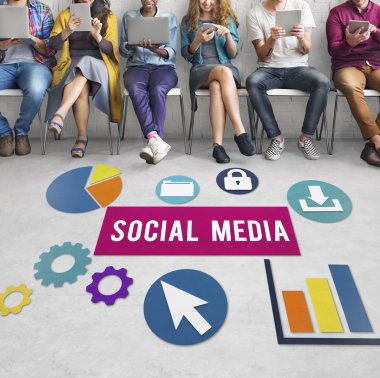 İnsanlar dijital araçları tarama 