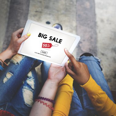 İnsanlar internet'te sörf 