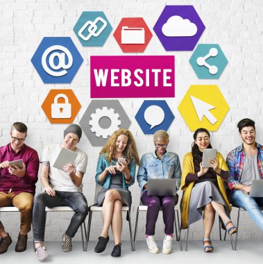 İnsanlar dijital araçları tarama  