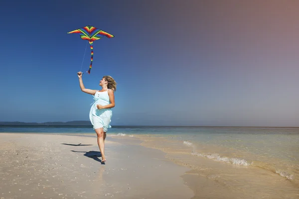 Woman Playing Kite — Stock Photo, Image