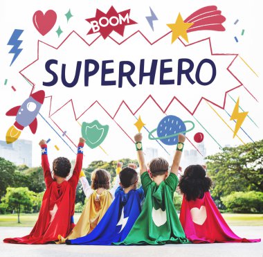 Birlikte oynayan süper kahraman çocukları