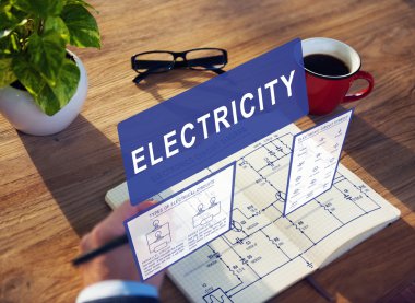 Masada çalışan adam. 