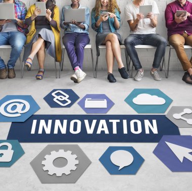 İnsanlar dijital araçları tarama 