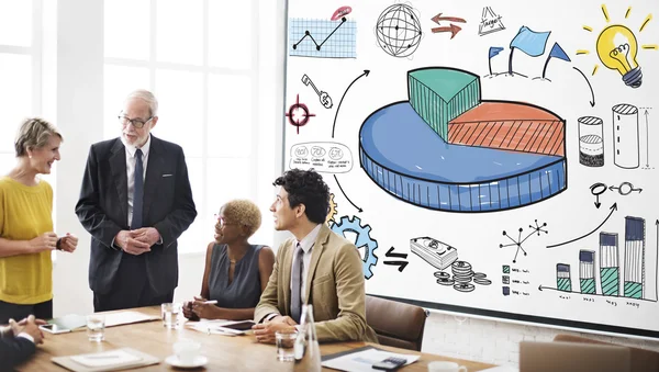 Equipo de negocios trabajando en la oficina — Foto de Stock