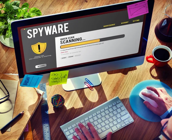 Podnikatel, pomocí počítače s konceptem, Spyware — Stock fotografie