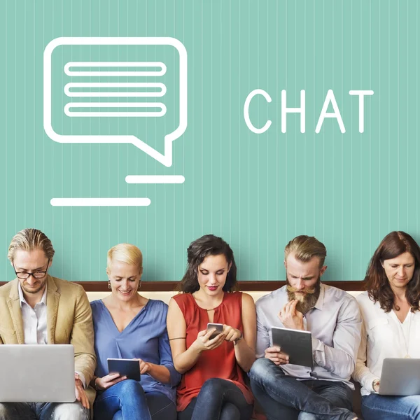 People sit with devices and chat — Stock Photo, Image