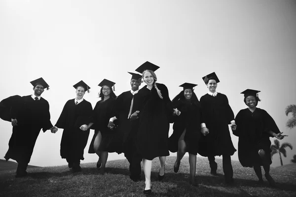 Sekelompok mahasiswa lulusan — Stok Foto