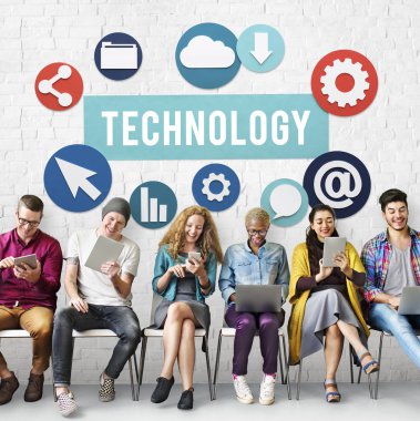 İnsanlar dijital araçları tarama  