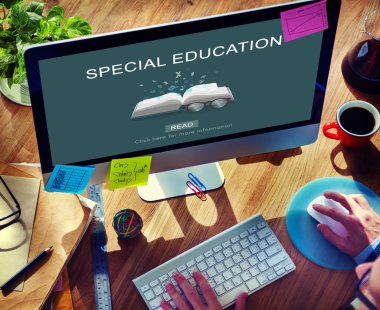 bilgisayarla çalışma iş adamı