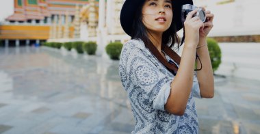 Seyahat kadın kamera ile