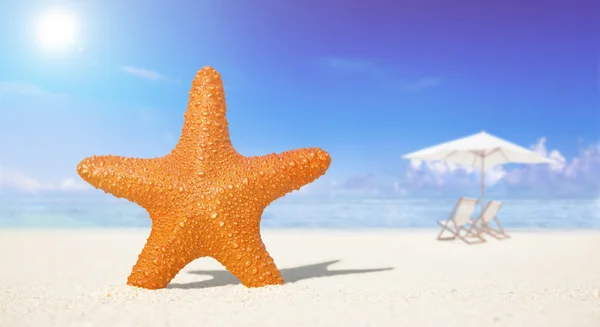 Hermosa vista del océano y la playa — Foto de Stock