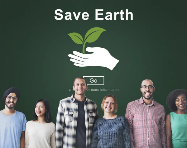 Diversidade de pessoas com Save Earth — Fotografia de Stock