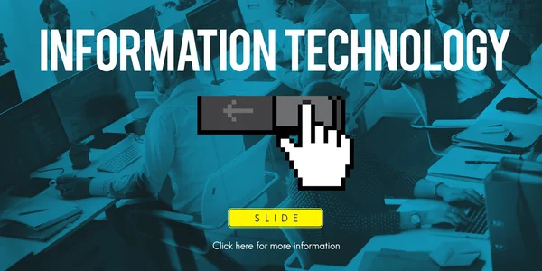 Personnes travaillant et technologie de l'information Concept — Photo