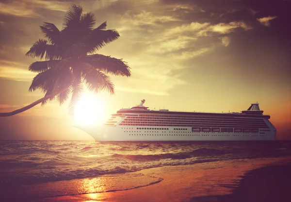 Jacht oder Kreuzfahrtschiff, landschaftliches Konzept — Stockfoto