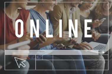 Dijital aygıtlar kullanan insanlar