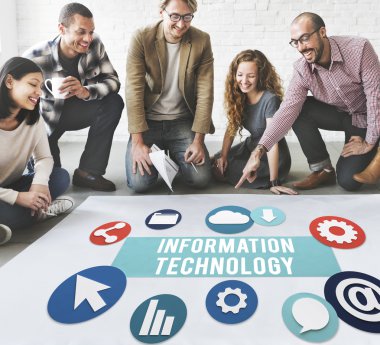 Poster ve bilgi teknolojisi ile çalışma tasarımcılar