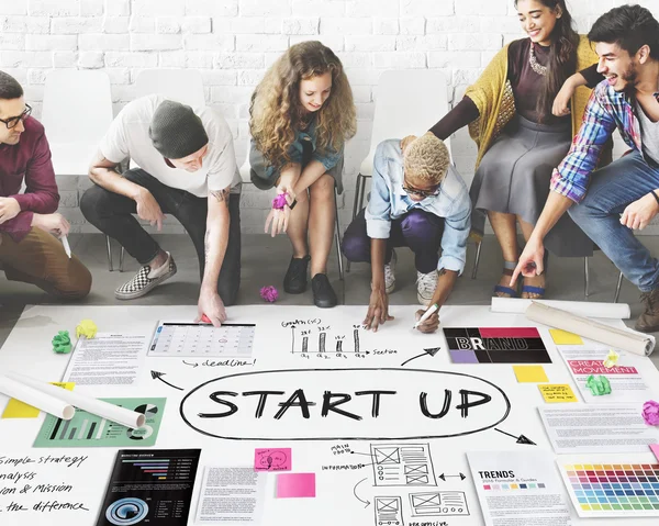 People drawing banner on floor — Stock Photo, Image