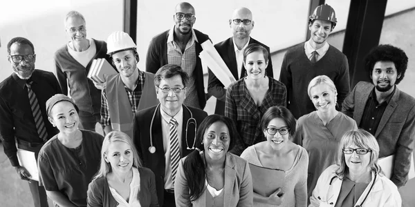 Groupe de gens d'affaires à la réunion — Photo