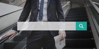 arka plan üzerinde ofis çalışanı