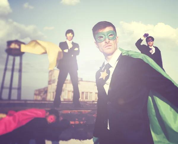 Hombres de negocios en trajes de superhéroe —  Fotos de Stock