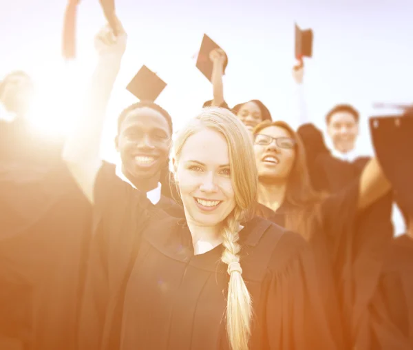 Grupo de estudantes de graduados — Fotografia de Stock