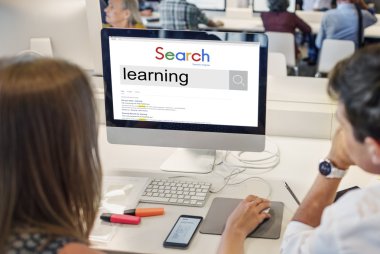 bilgisayarları kullanan kişiler 