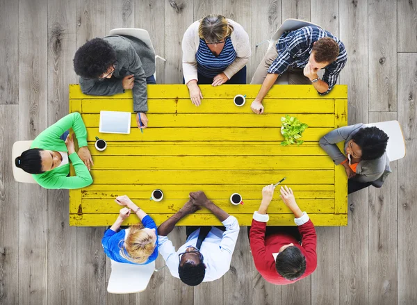 Equipe de negócios em discussão em reunião — Fotografia de Stock