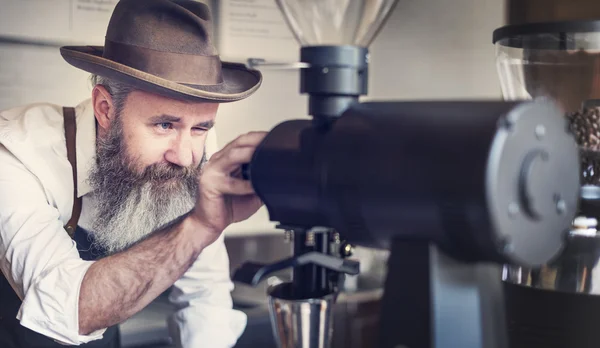 Ekspres do kawy w kawiarni Barista — Zdjęcie stockowe