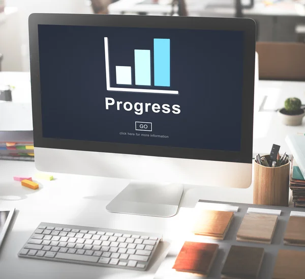 Computer e Progress Concept — Foto Stock
