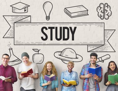 bir grup insan kitap okuma