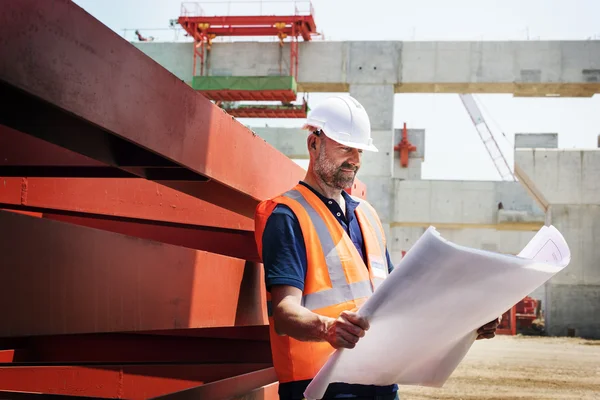 Ingeniero Trabajador en casco — Foto de Stock