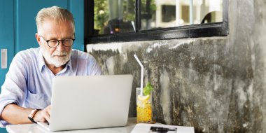 üst düzey yakışıklı