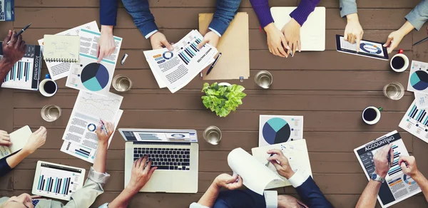 Colegas ocupados en la reunión de negocios — Foto de Stock