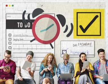 İnsanlar dijital araçları tarama