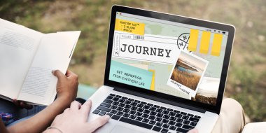 İnsanlar internet'te sörf