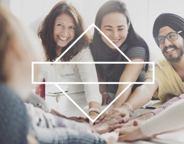 elleriyle etiketi ile birlikte