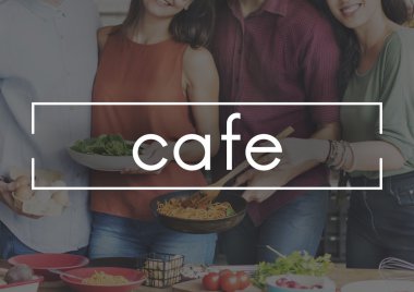 mutfakta yemek arkadaşlar