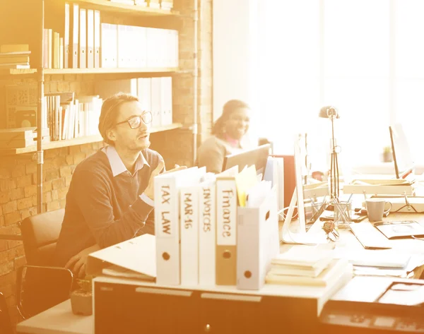 Pessoas de negócios no escritório — Fotografia de Stock